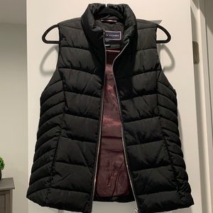 Tommy Hilfiger black puffer vest size medium